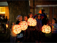 2010LanternParade_021-gallery554_May23223804.jpg image