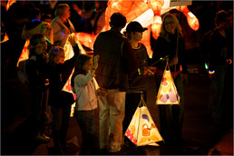 2010LanternParade_048-gallery307_May13100425.jpg image